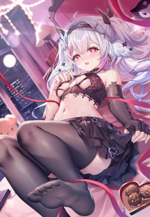 kuromi,原创,sanrio,おねがいマイメロディ,guzangnanfeng,黑丝,breasts,長手袋,手套,视线正对,横臥,露脐,開口,粉发,短裙,single,丝袜,白发,翅膀