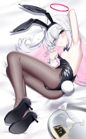 普拉娜,蔚蓝档案,otakummm,兽耳,脸红,领结,灰发,光晕,长发,横臥,nipples,裤袜,粉发,single