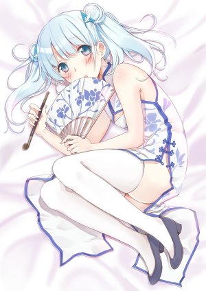 空気少女,碧眼,汉服,双团子头,连衣裙,holding,キセル,长发,横臥,single,黑丝,双马尾,白丝