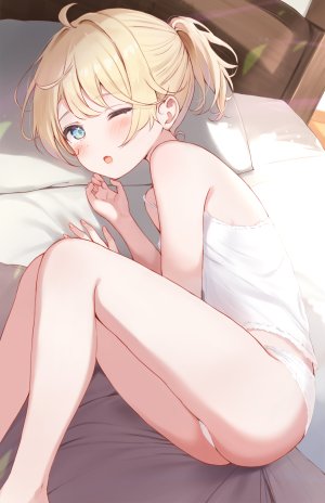 原创,相音うしお,金发,碧眼,脸红,视线正对,横臥,挤眼,開口,胖次,马尾辫,短发,single,下着