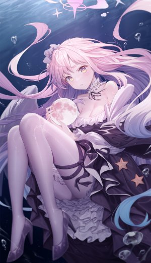 蔚蓝档案,聖園ミカ,roi,single,长发,長身像,视线正对,前发,脸红,breasts,坐姿,露肩,黄色眼,cleavage,粉发,少女,连衣裙,裤袜,项圈,光晕,直刘海