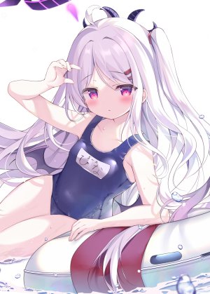 日奈,空崎ヒナ,蔚蓝档案,あづみ一樹,露肩,脸红,breasts,灰发,光晕,长发,视线正对,紫色眼,死库水,single,泳装,白背景