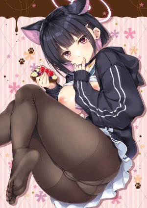 カズサ,蔚蓝档案,shigunyan,兽耳,黑发,breasts,cameltoe,猫耳,猫娘,项圈,光晕,holding,长袖,视线正对,nipples,No-Bra,胖次,裤袜,褶皱裙,学校制服,水手服,短发,短裙,single,草莓,下着